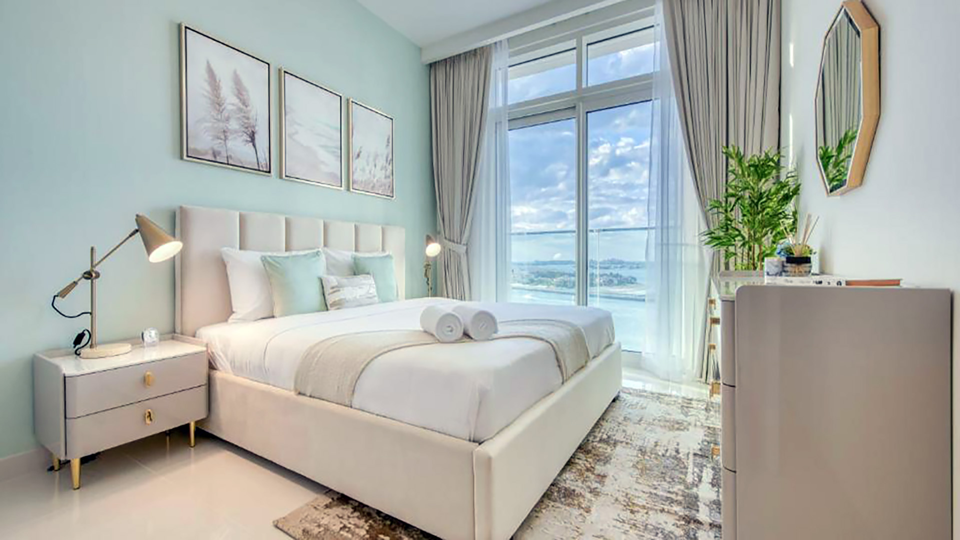 Apartment in Emaar beachfront, Dubai, UAE, 3 bedrooms, 177 sq.m. No. 79 - 1