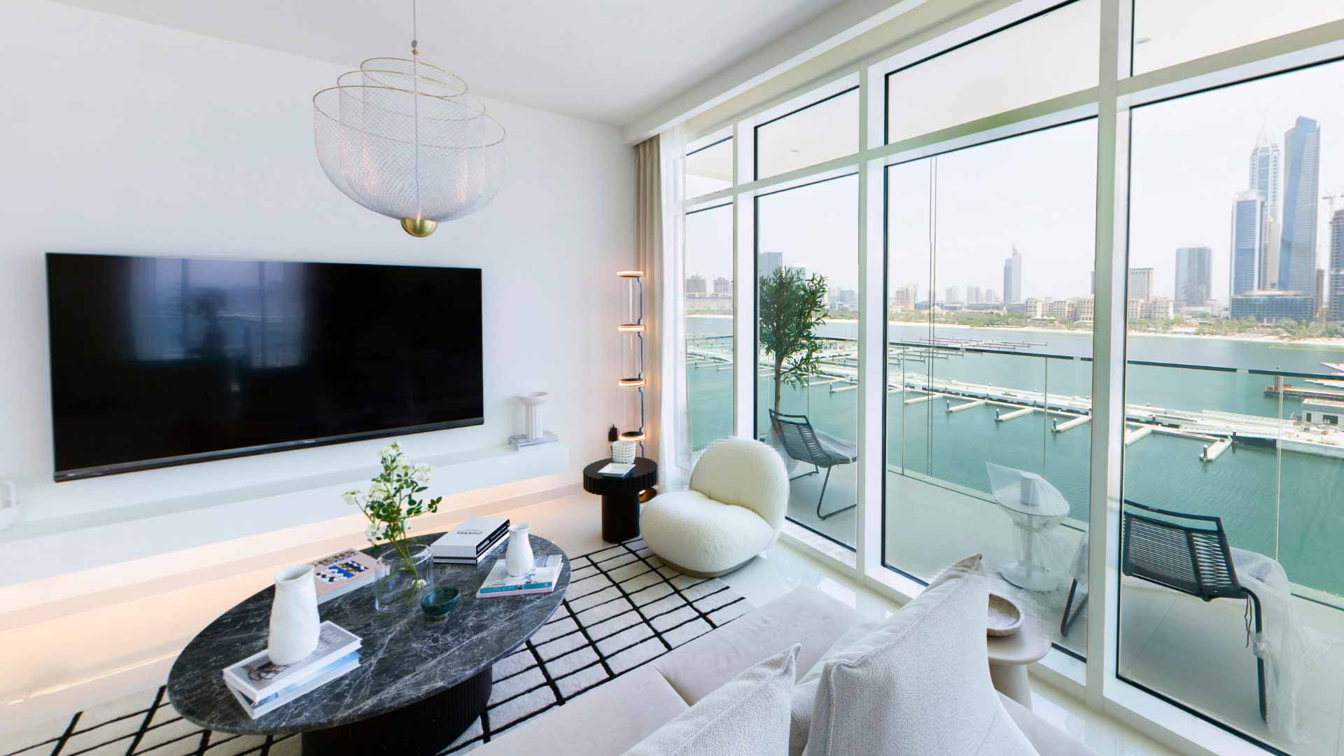 Apartment in Emaar beachfront, Dubai, UAE, 2 bedrooms, 121 sq.m. No. 85 - 1